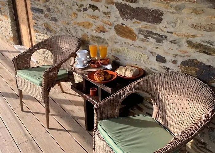 Πανσιόν Casa Do Porco - Farm & No Douro