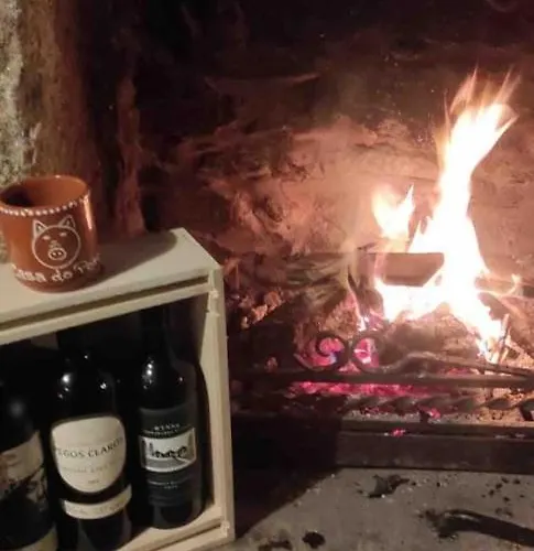 Casa Do Porco - Farm & No Douro 게스트하우스 Melres