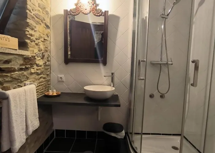 Casa Do Porco - Farm & No Douro بيت ضيافة 3*